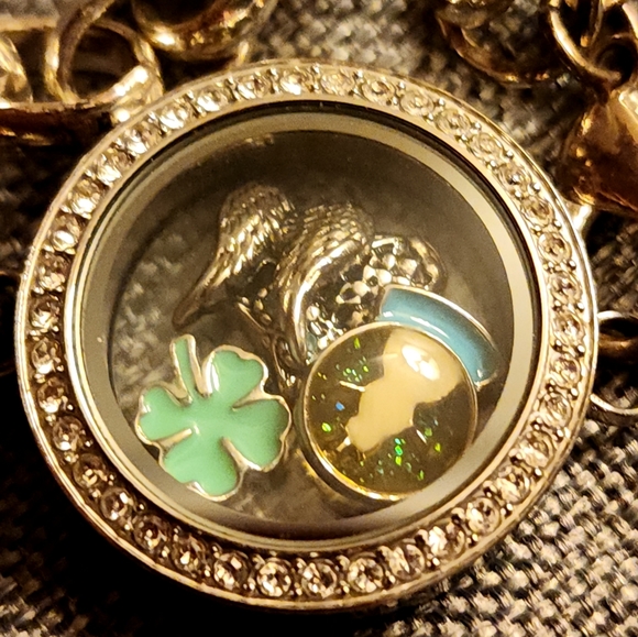 Charm bracelet - Picture 2 of 3